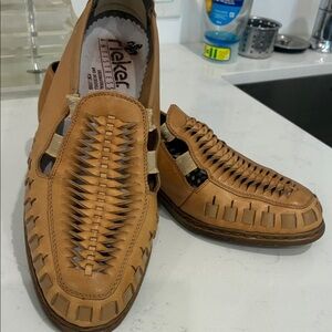 Rieker women’s Camel Woven Loafers